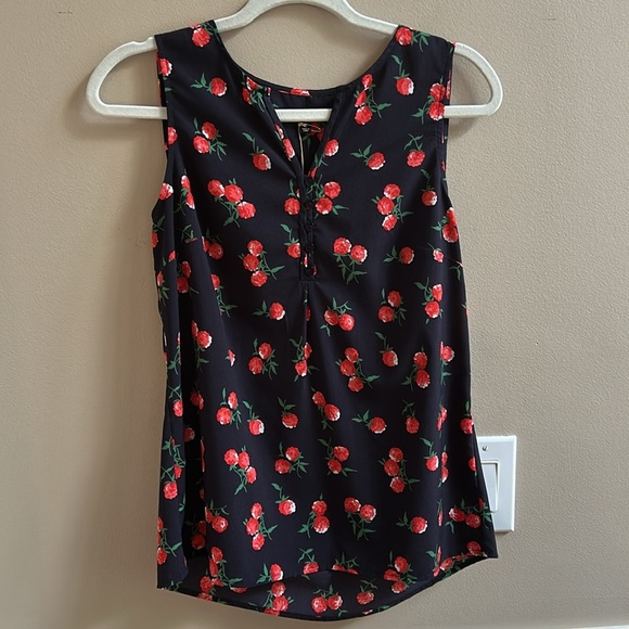 Talbots Raspberry Print Sleeveless Blouse Size Small - Picture 1 of 6